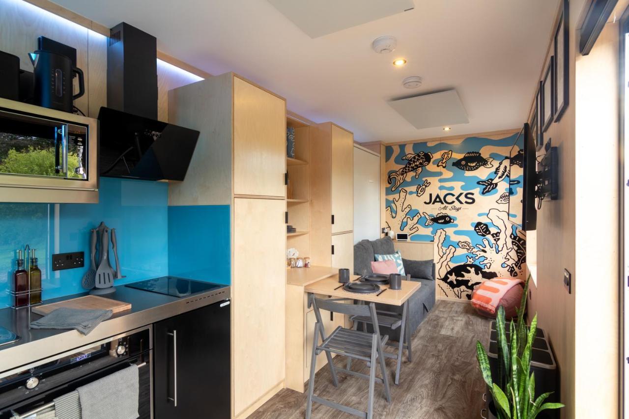 The Reef - Unique Hot Tub Cabin In Millport Exterior photo