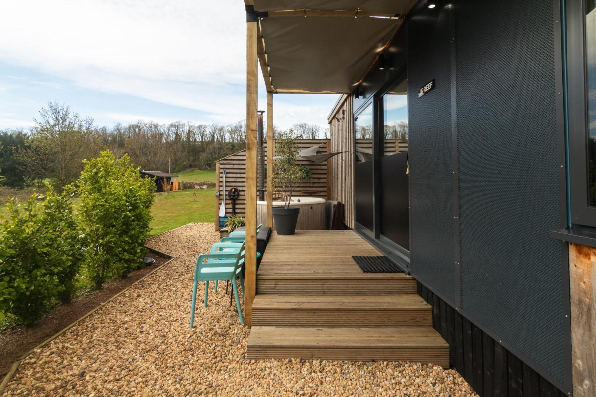 The Reef - Unique Hot Tub Cabin In Millport Exterior photo