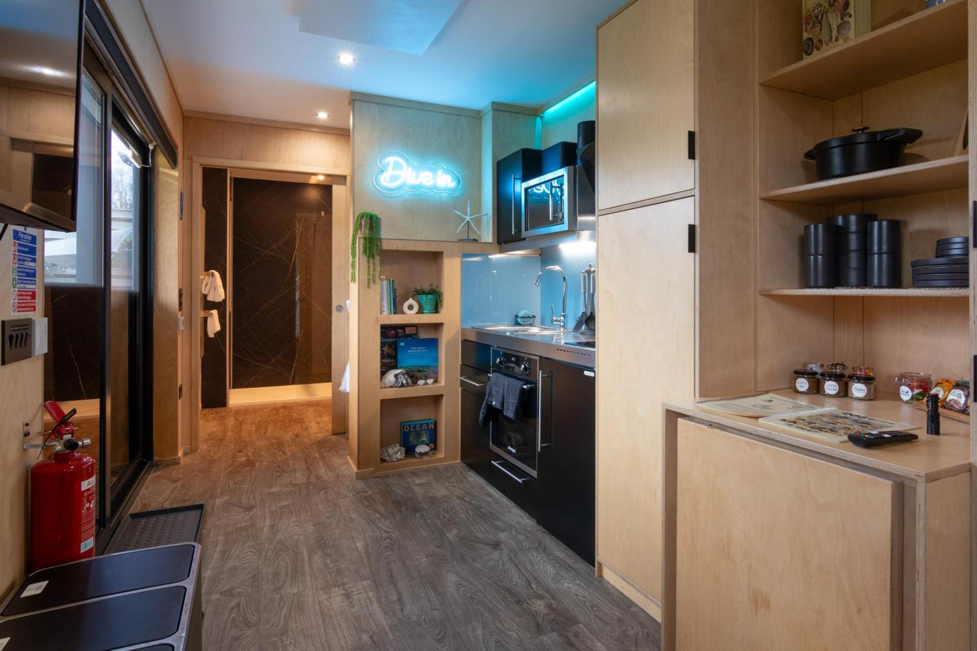 The Reef - Unique Hot Tub Cabin In Millport Exterior photo